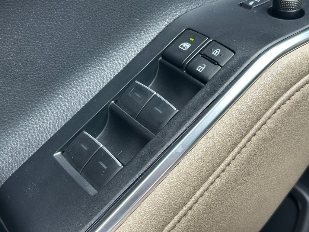 Used 2023 Toyota Highlander Platinum image 24