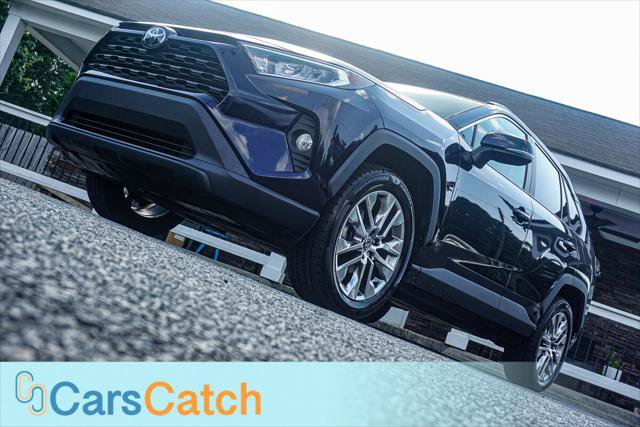Used 2020 Toyota RAV4 XLE Premium AWD/4WD image 4