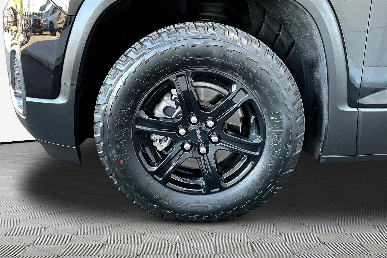 Used 2022 GMC Acadia AT4 w/ Technology Package image 35