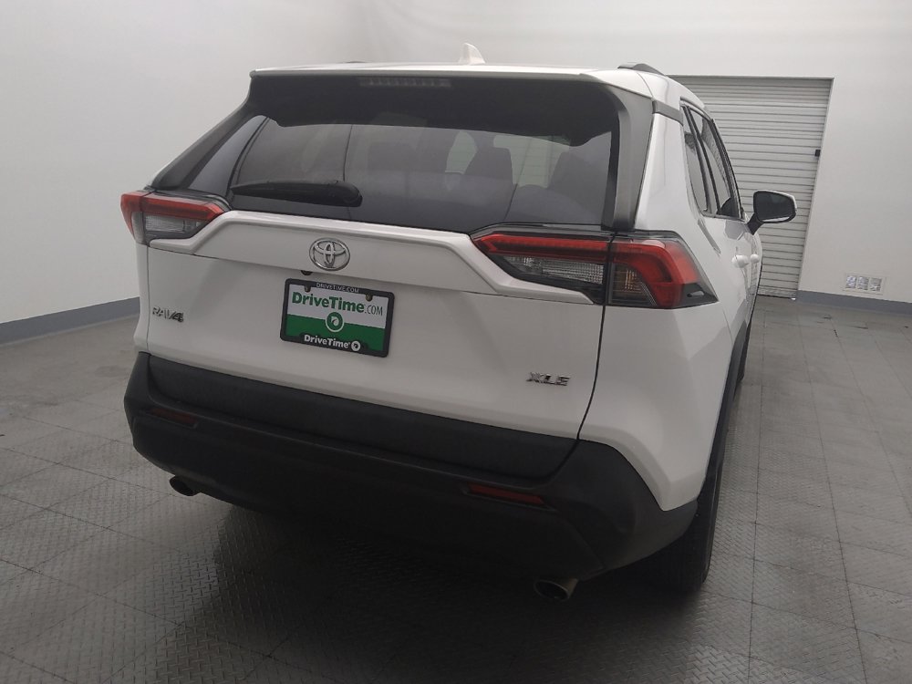 Used 2020 Toyota RAV4 XLE image 7