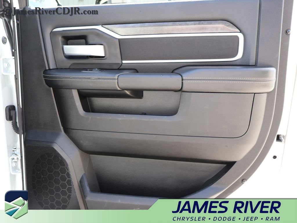 Used 2024 RAM 3500 Big Horn AWD/4WD image 11