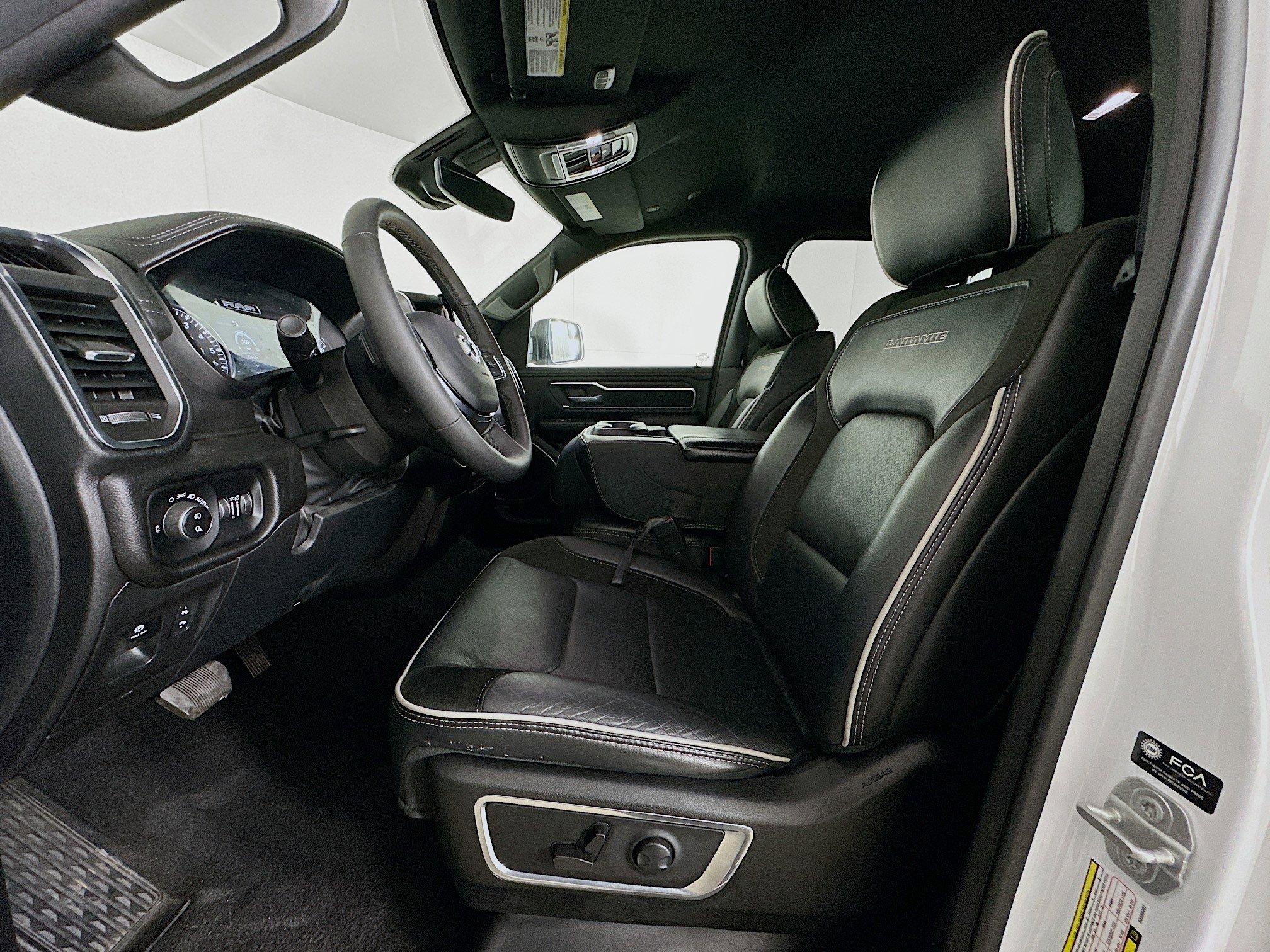 Used 2025 RAM 1500 Laramie image 13