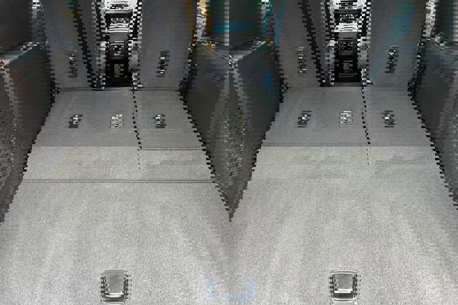 Used 2024 Chevrolet Tahoe Premier w/ Premium Package image 15