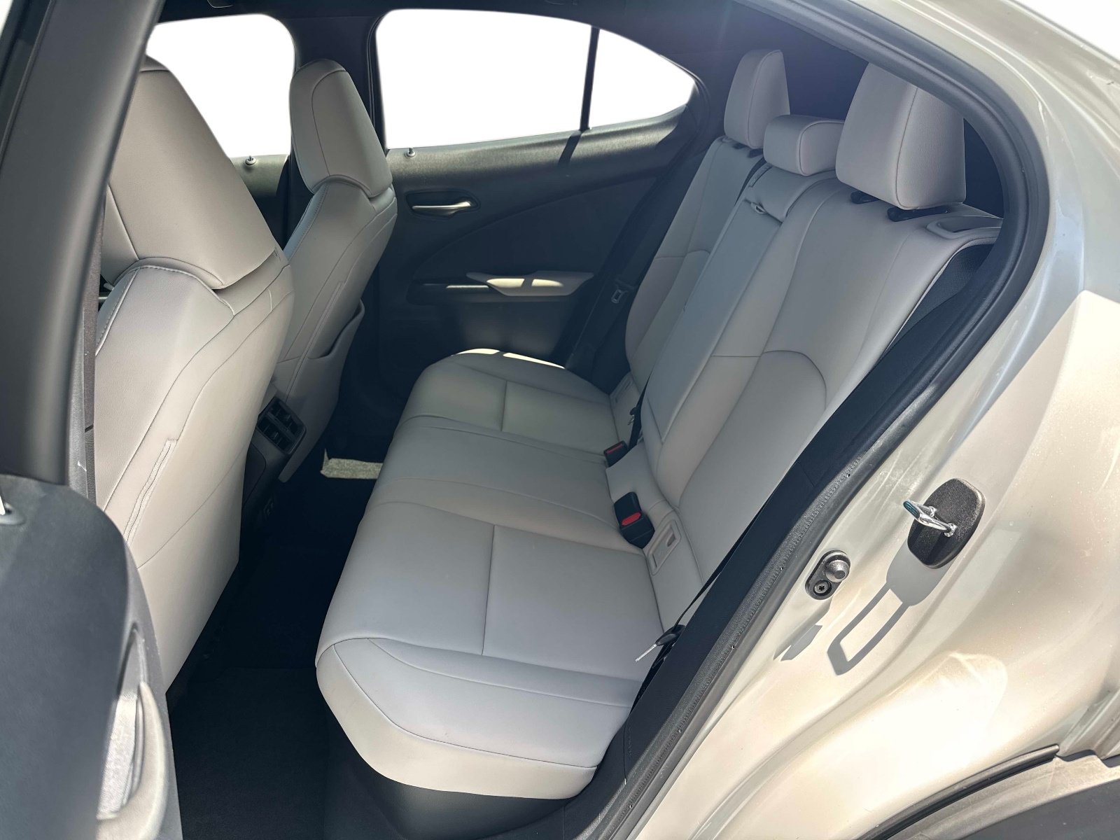 Certified 2020 Lexus UX 250h w/ Premium Package AWD/4WD image 14