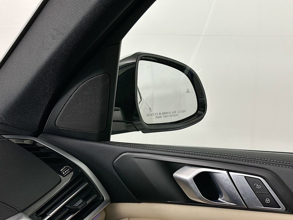 Used 2022 BMW X5 xDrive40i AWD/4WD image 25