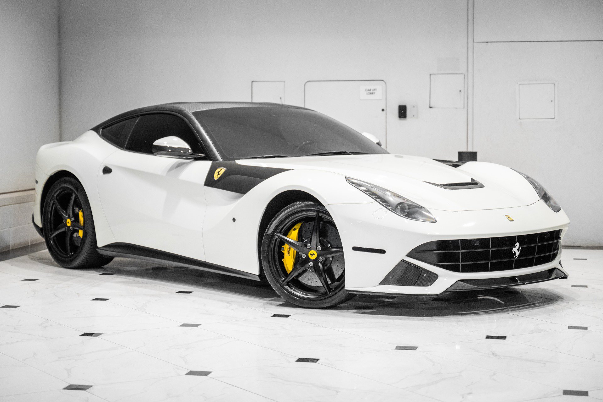 Used 2017 Ferrari F12 Berlinetta RWD image 1