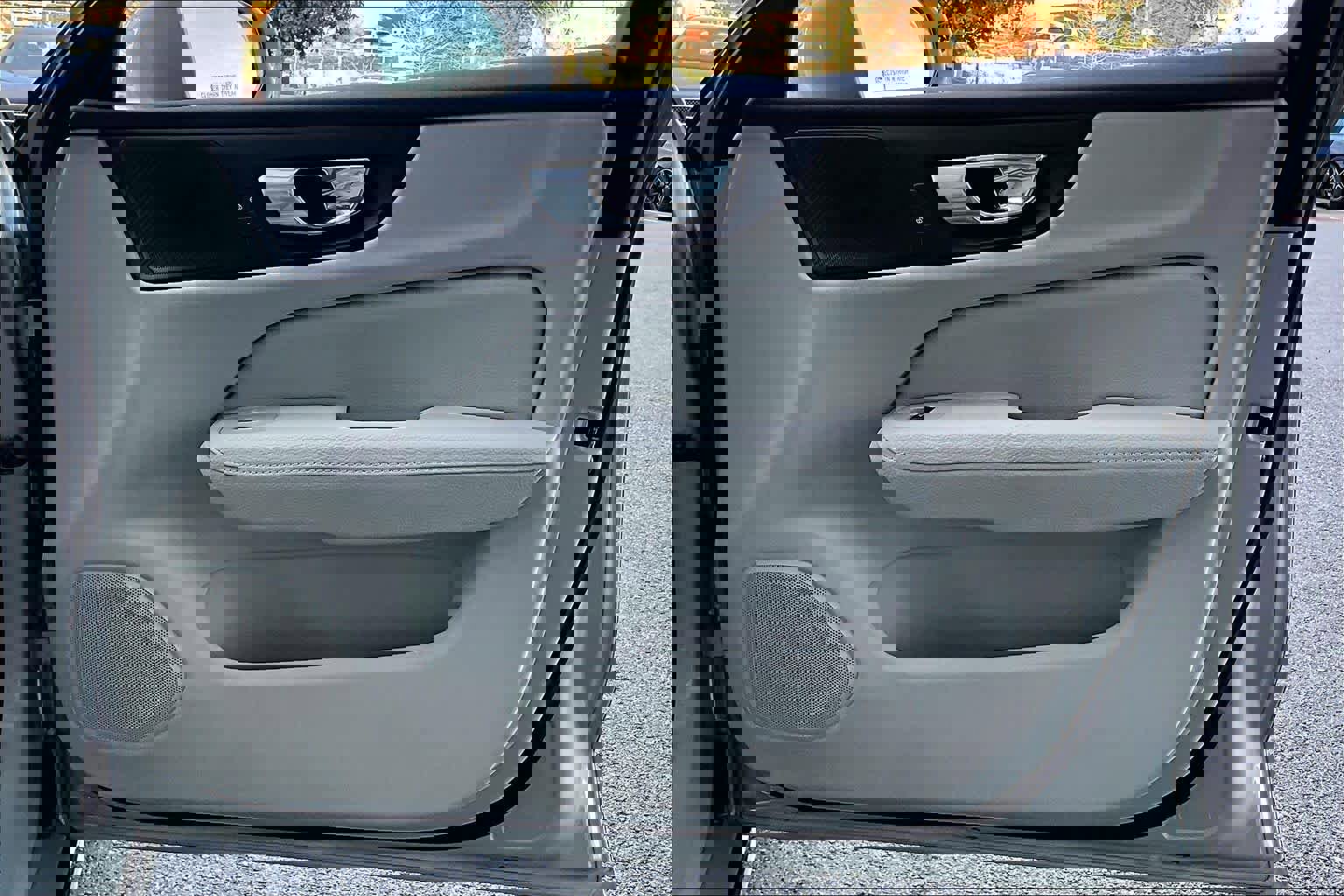 Used 2020 Volvo S60 T5 Momentum image 25