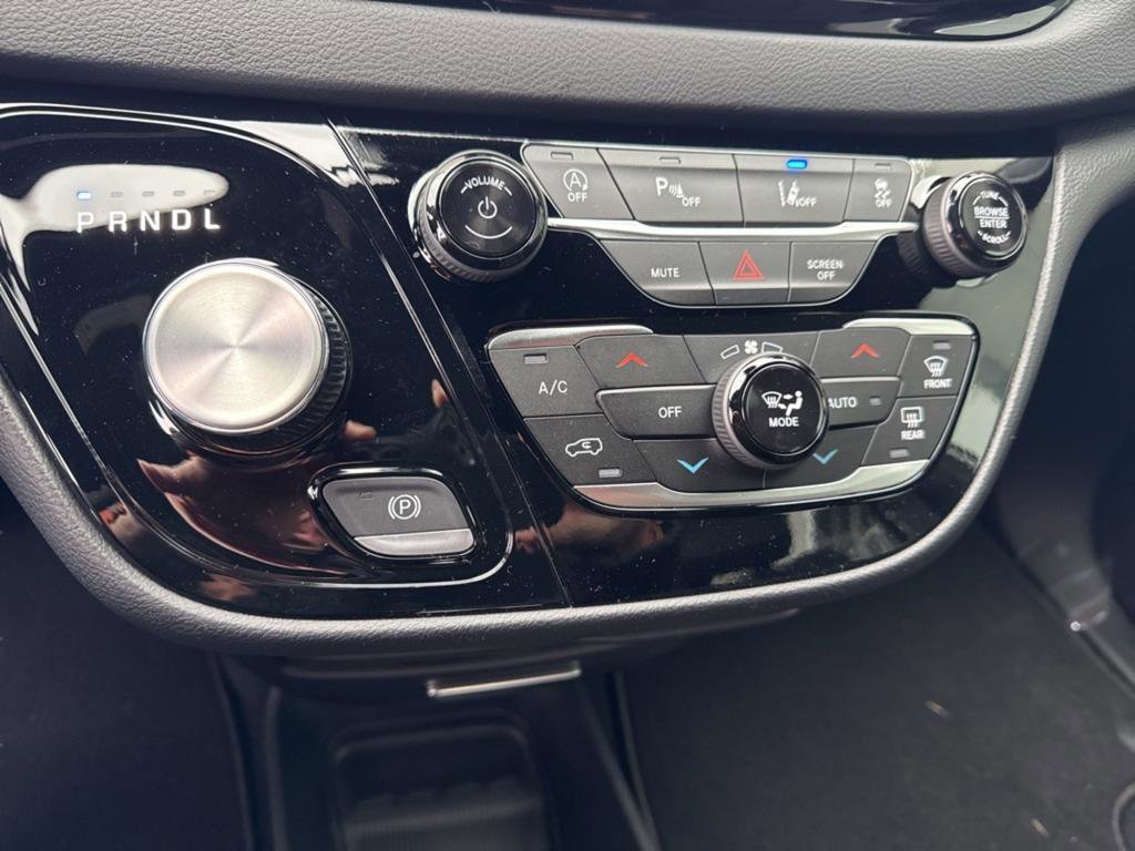 New 2026 Chrysler Voyager LX image 13