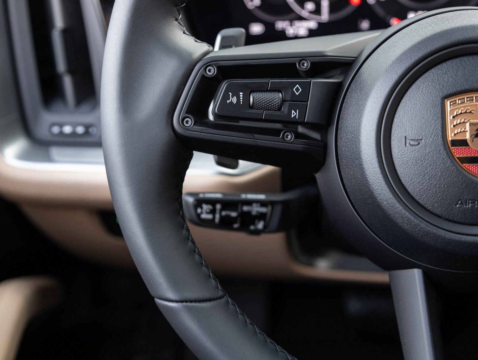 Certified 2026 Porsche Cayenne image 15