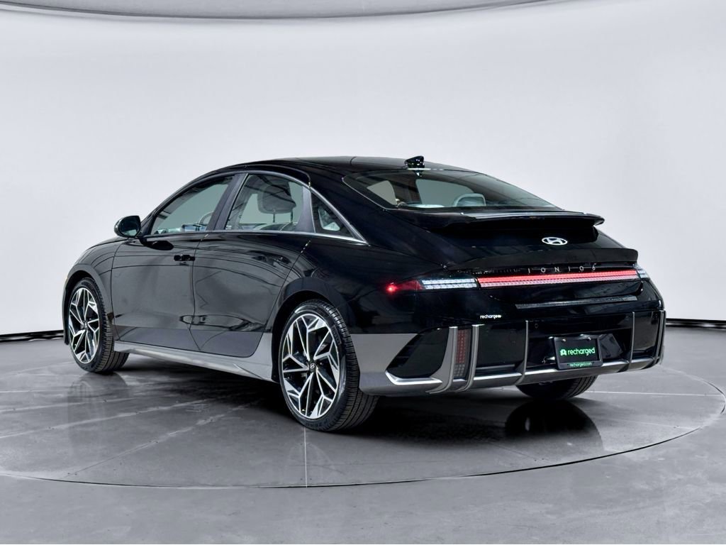 Used 2024 Hyundai Ioniq 6 SEL image 2