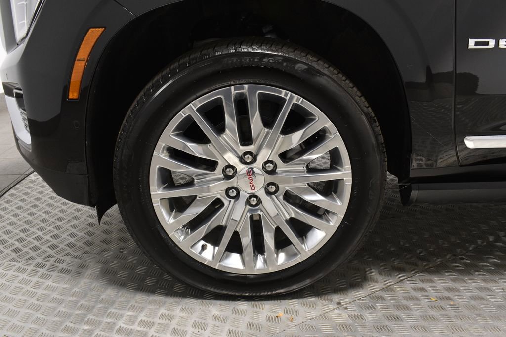 Used 2025 GMC Yukon Denali w/ Sun & Power Step Package image 34