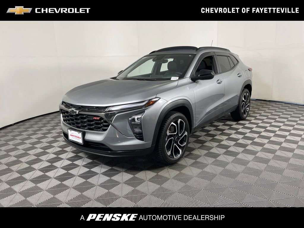 Used 2025 Chevrolet Trax RS w/ Sunroof Package FWD image 1