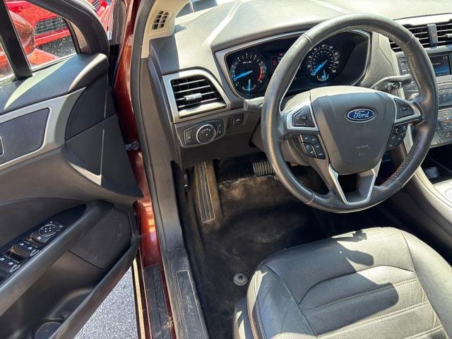 Used 2015 Ford Fusion SE FWD image 9