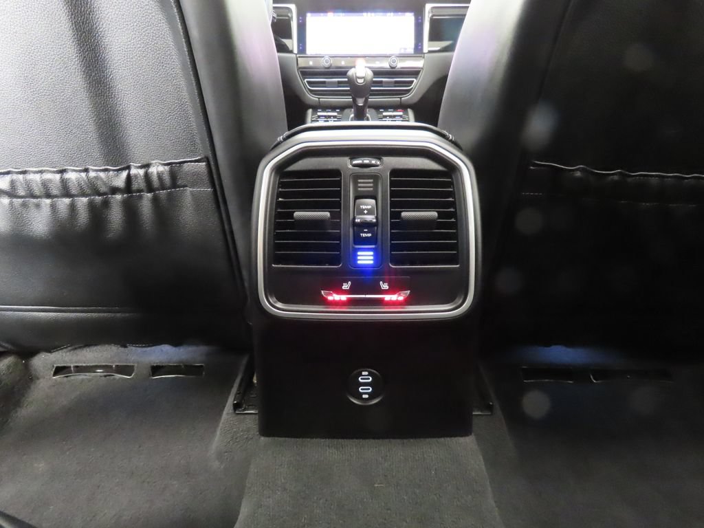 Certified 2024 Porsche Macan Turbo AWD/4WD image 32