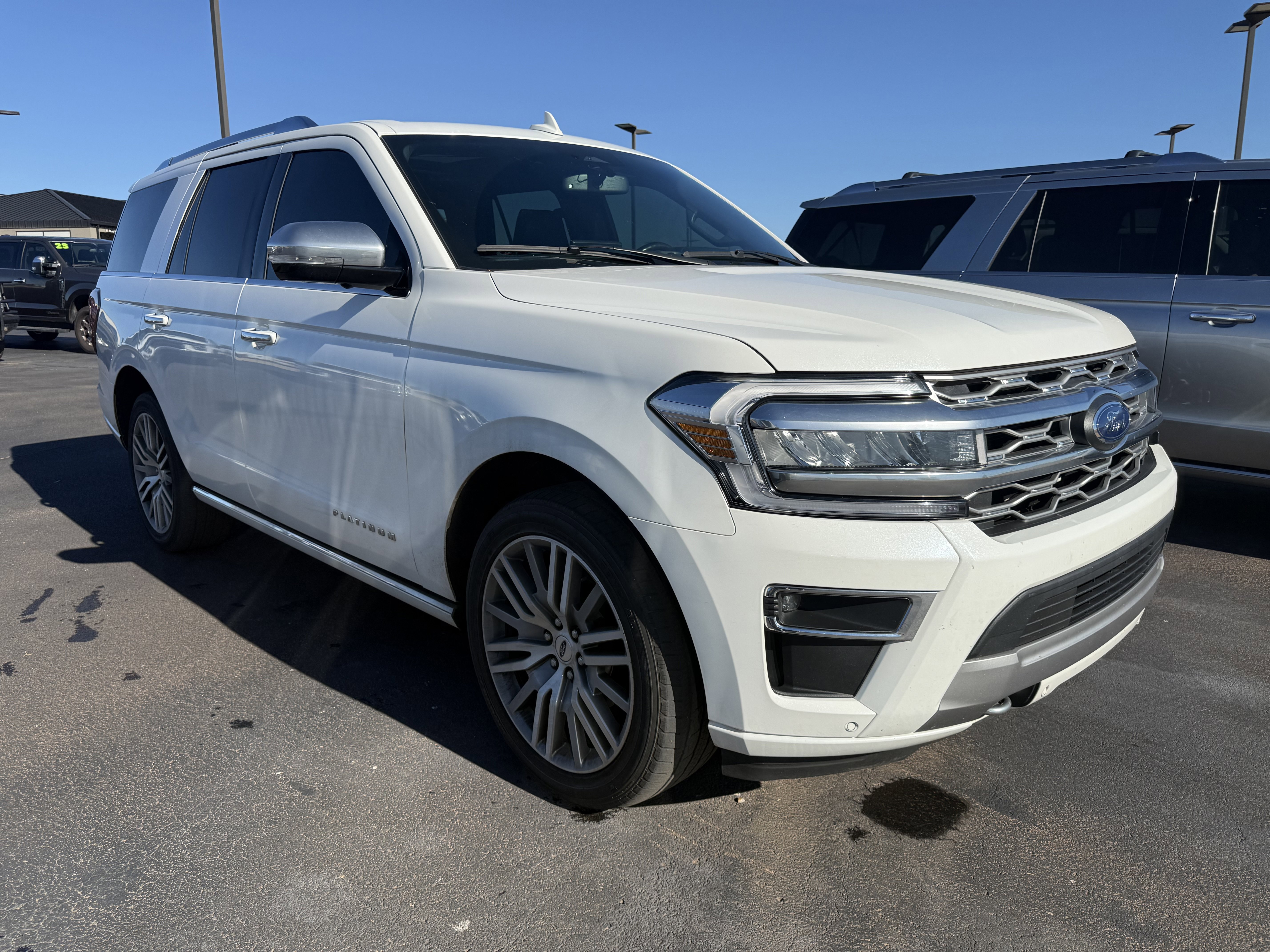 Used 2022 Ford Expedition Platinum image 2