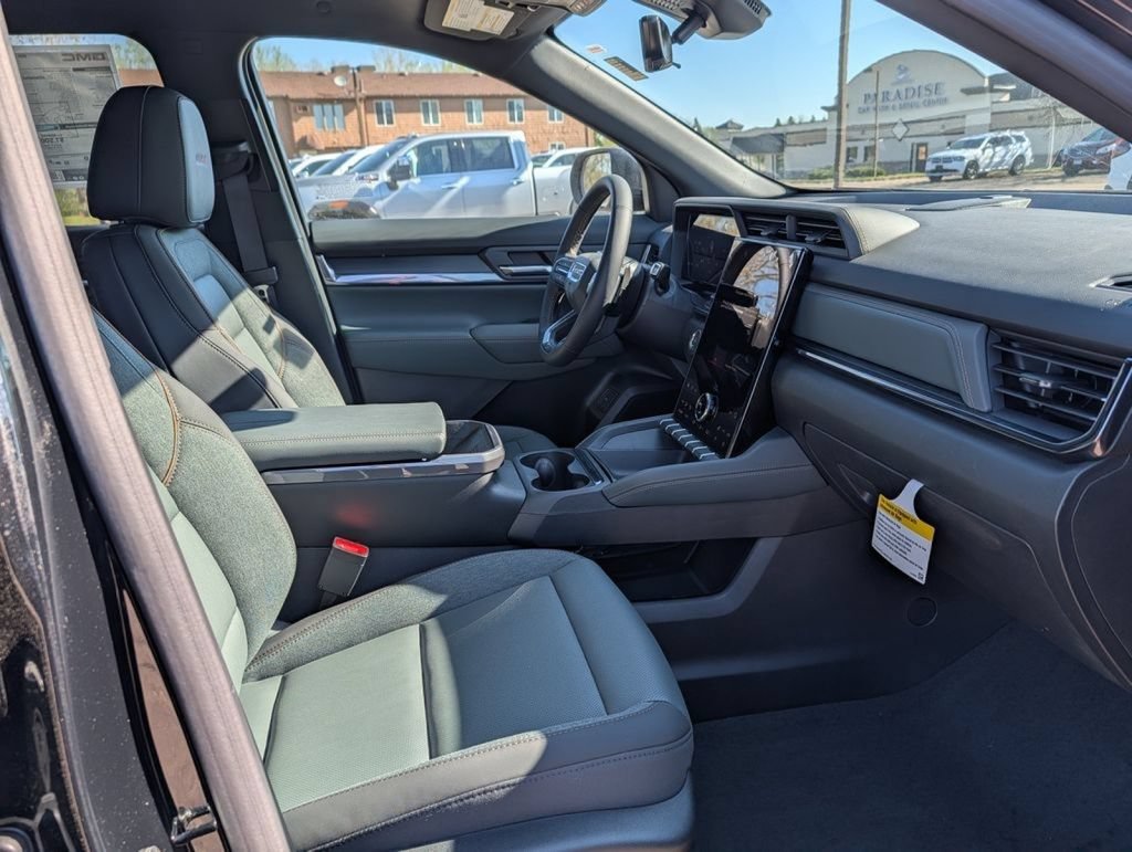 New 2026 GMC Terrain AT4 w/ Technology Package II AWD/4WD image 28