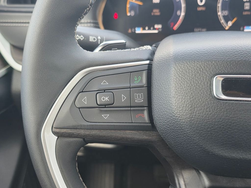 New 2026 Jeep Grand Cherokee Altitude RWD image 20