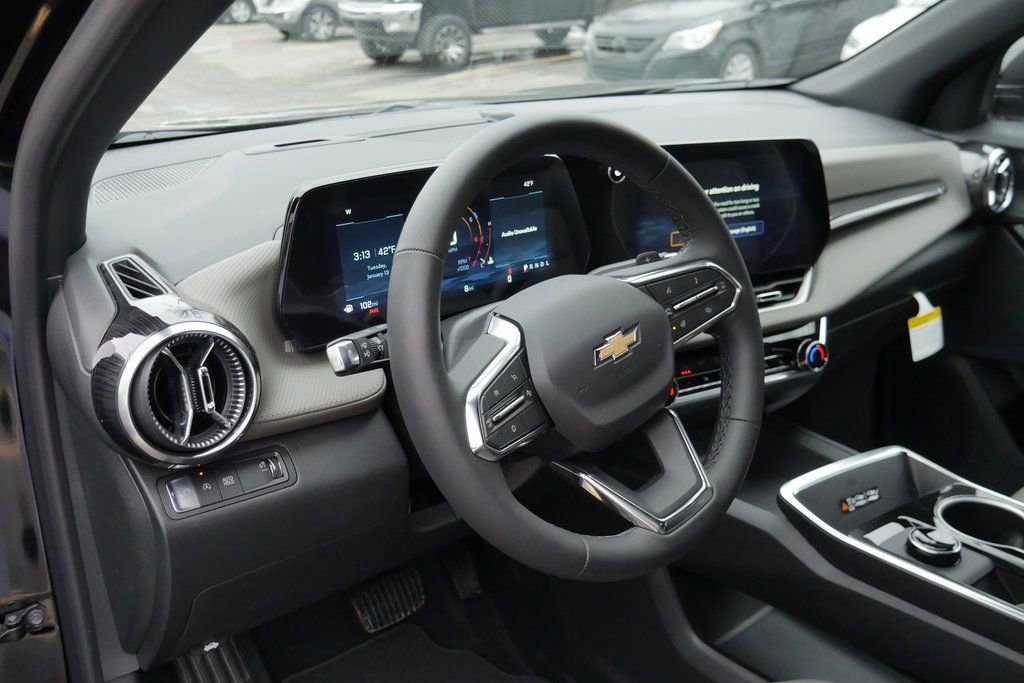 New 2026 Chevrolet Equinox LT w/ Convenience Package II FWD image 10