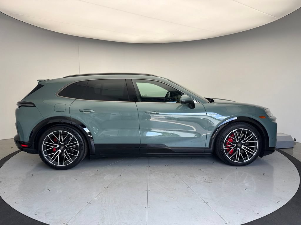 New 2026 Porsche Cayenne Turbo AWD/4WD image 23