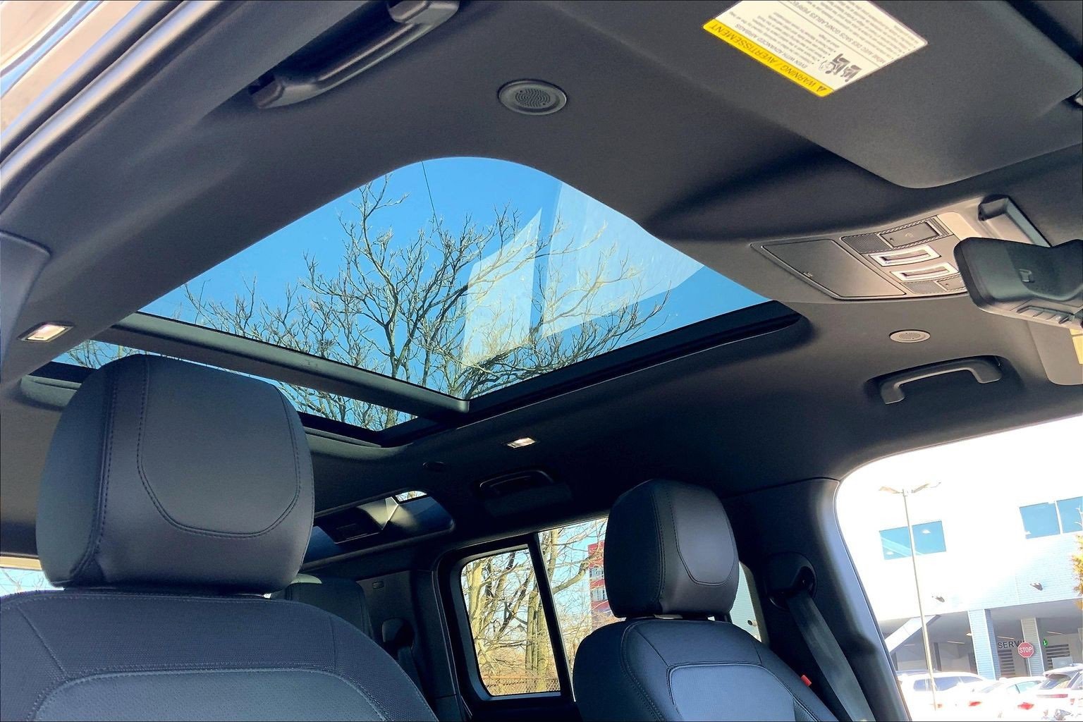 Used 2022 Land Rover Defender 110 X-Dynamic SE image 14