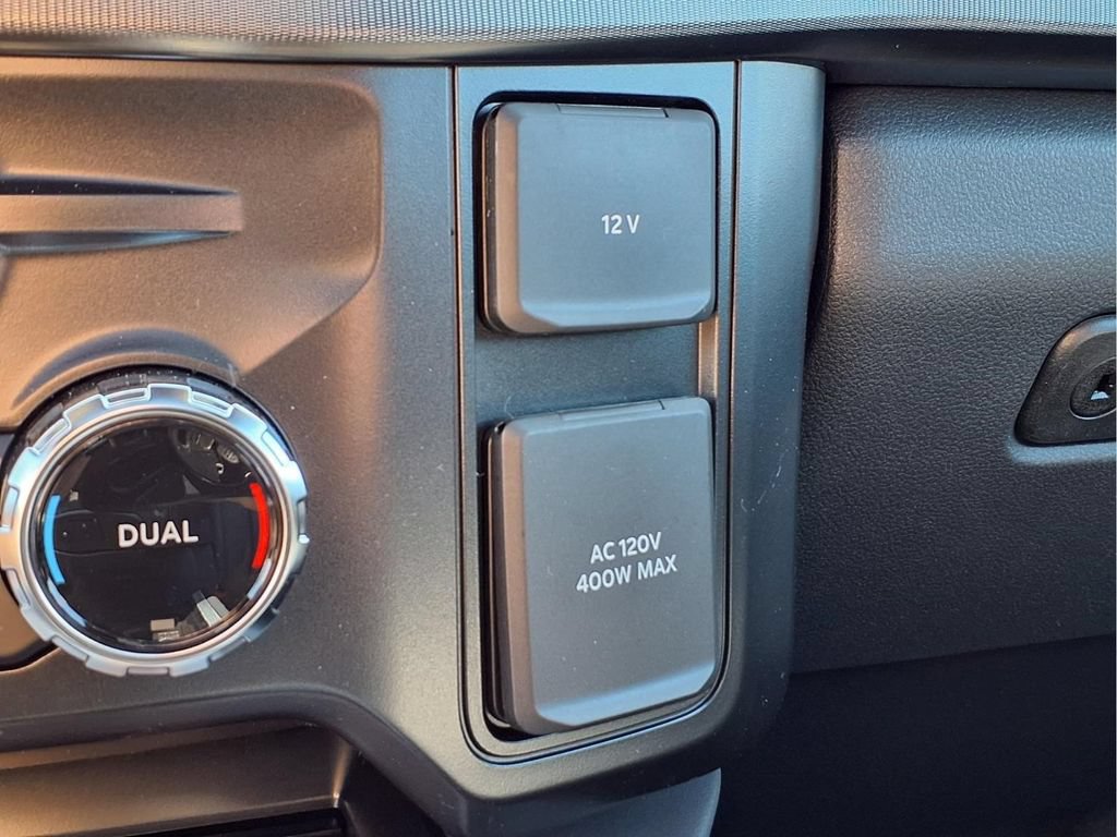 New 2026 Ford F250 Platinum w/ FX4 Off-Road Package AWD/4WD image 9