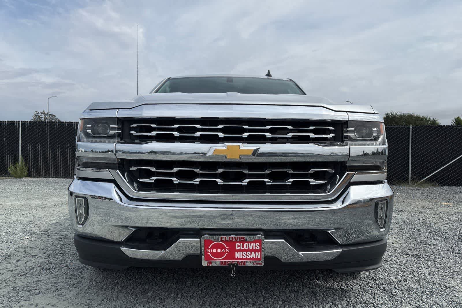 Used 2018 Chevrolet Silverado 1500 LTZ w/ Sport Package AWD/4WD image 11