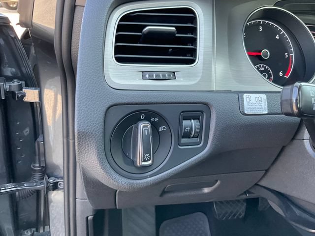 Used 2015 Volkswagen Golf TDI S FWD image 9