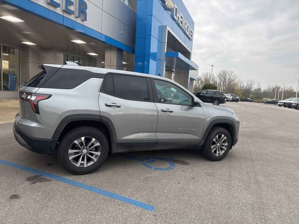 Used 2025 Chevrolet Equinox LT FWD image 25