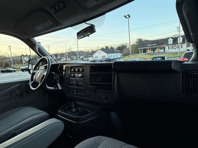 Used 2025 Chevrolet Express 3500 LS w/ Chrome Appearance Package image 25