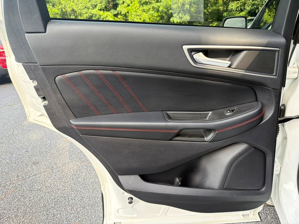 Used 2021 Ford Edge ST-Line FWD image 22