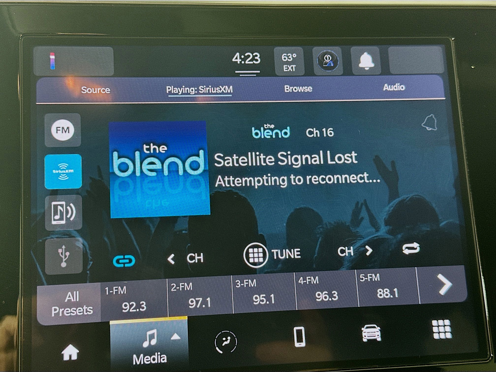 Certified 2025 Jeep Compass Sport image 18