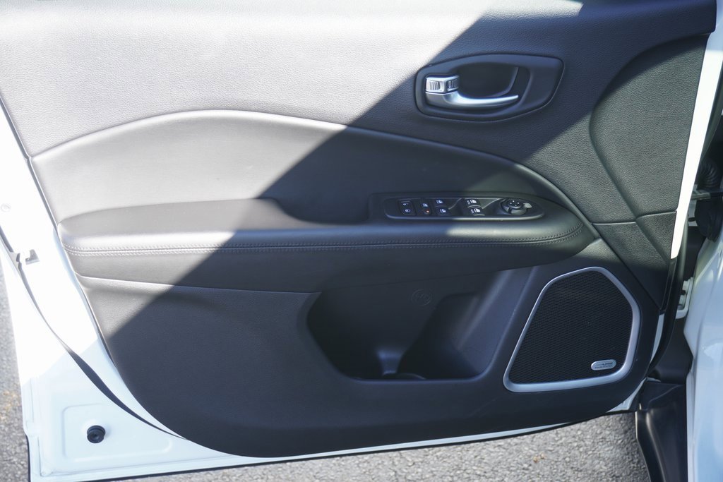 Used 2021 Jeep Compass Latitude w/ Sun and Sound Group image 8