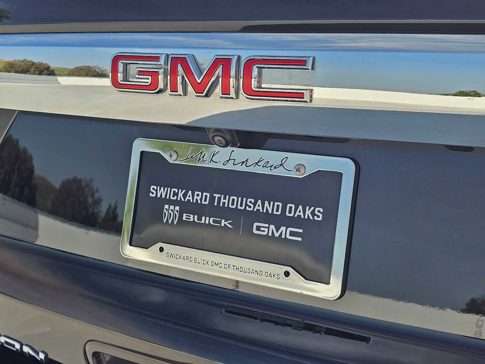 Used 2023 GMC Yukon SLT w/ SLT Premium Package image 15