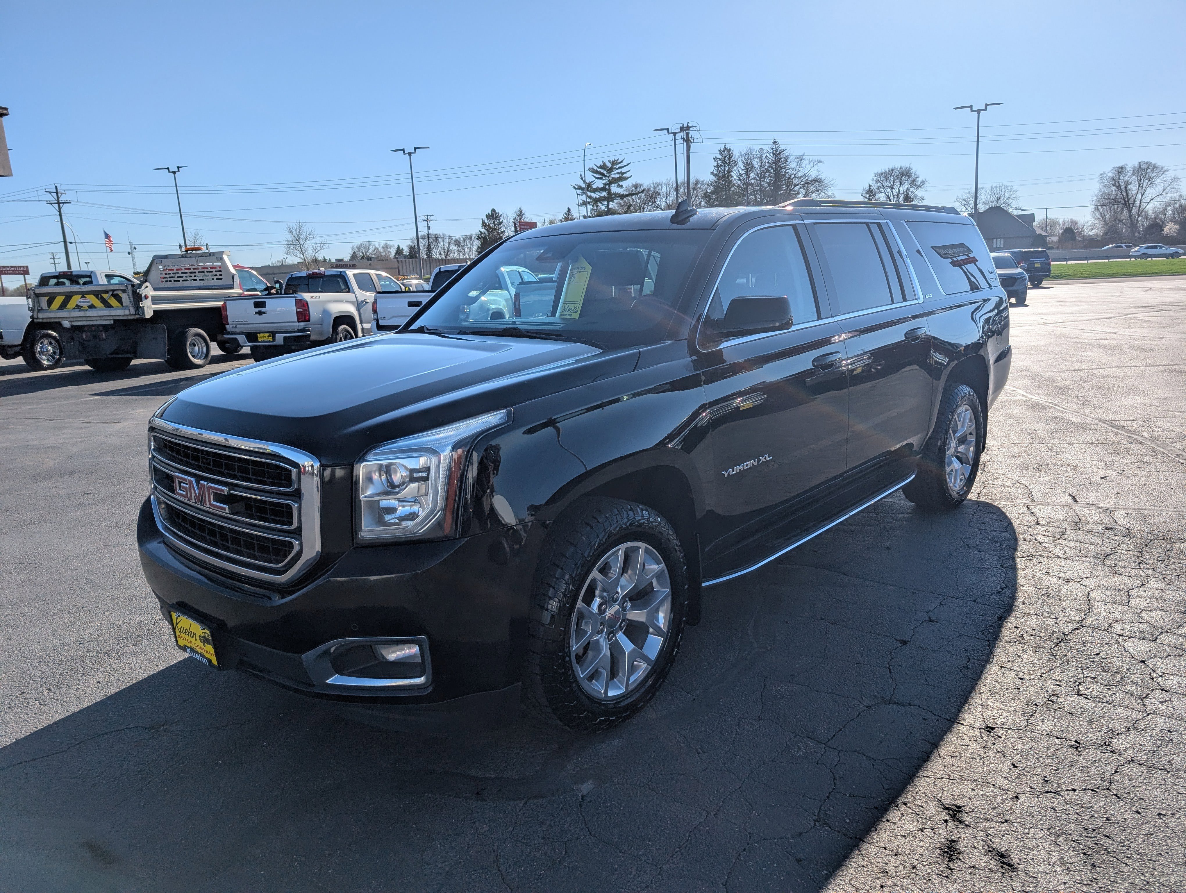 Used 2017 GMC Yukon XL SLT w/ Open Road Package image 4