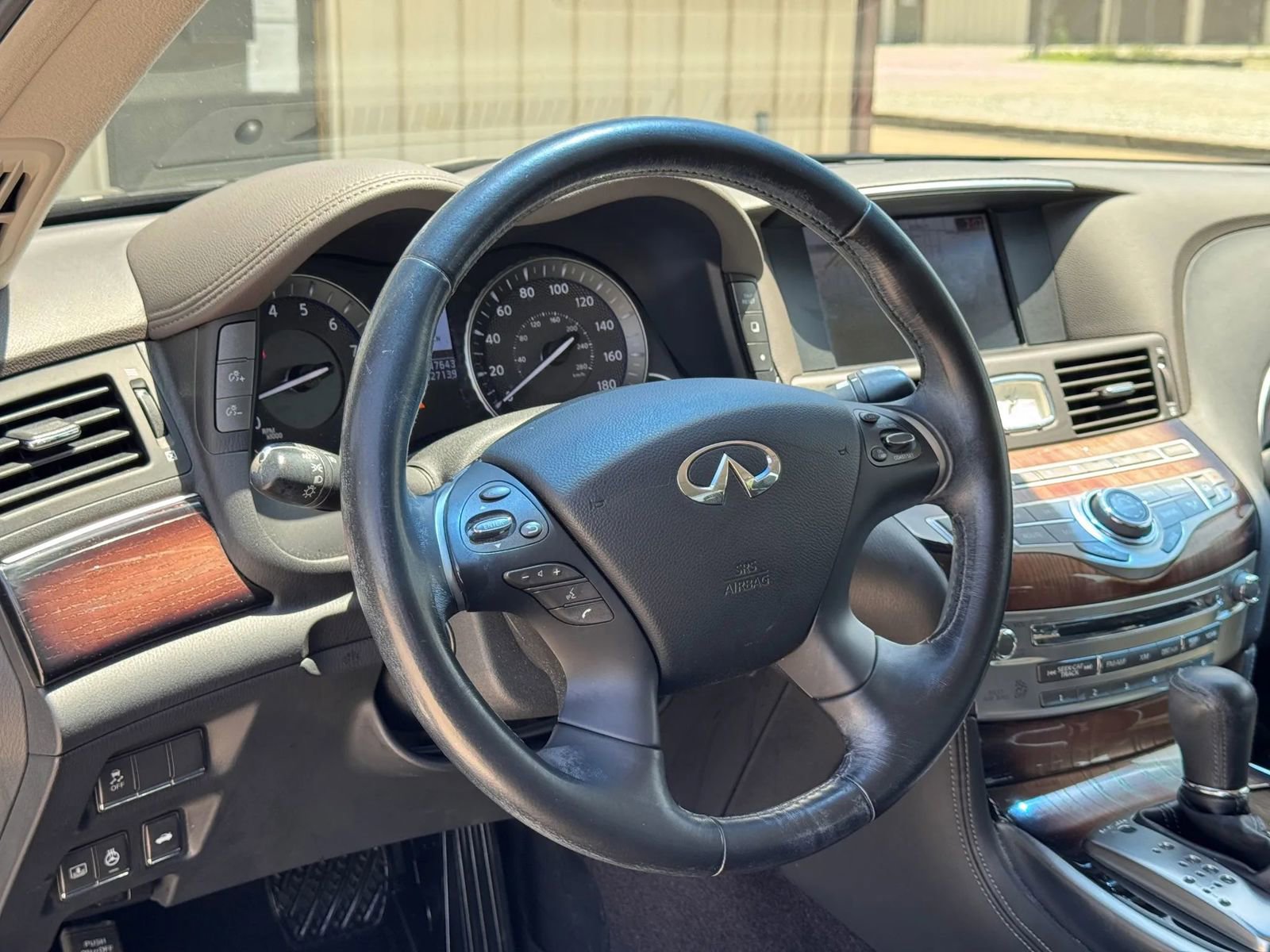 Used 2012 INFINITI M37 x w/ Deluxe Touring Pkg AWD/4WD image 18