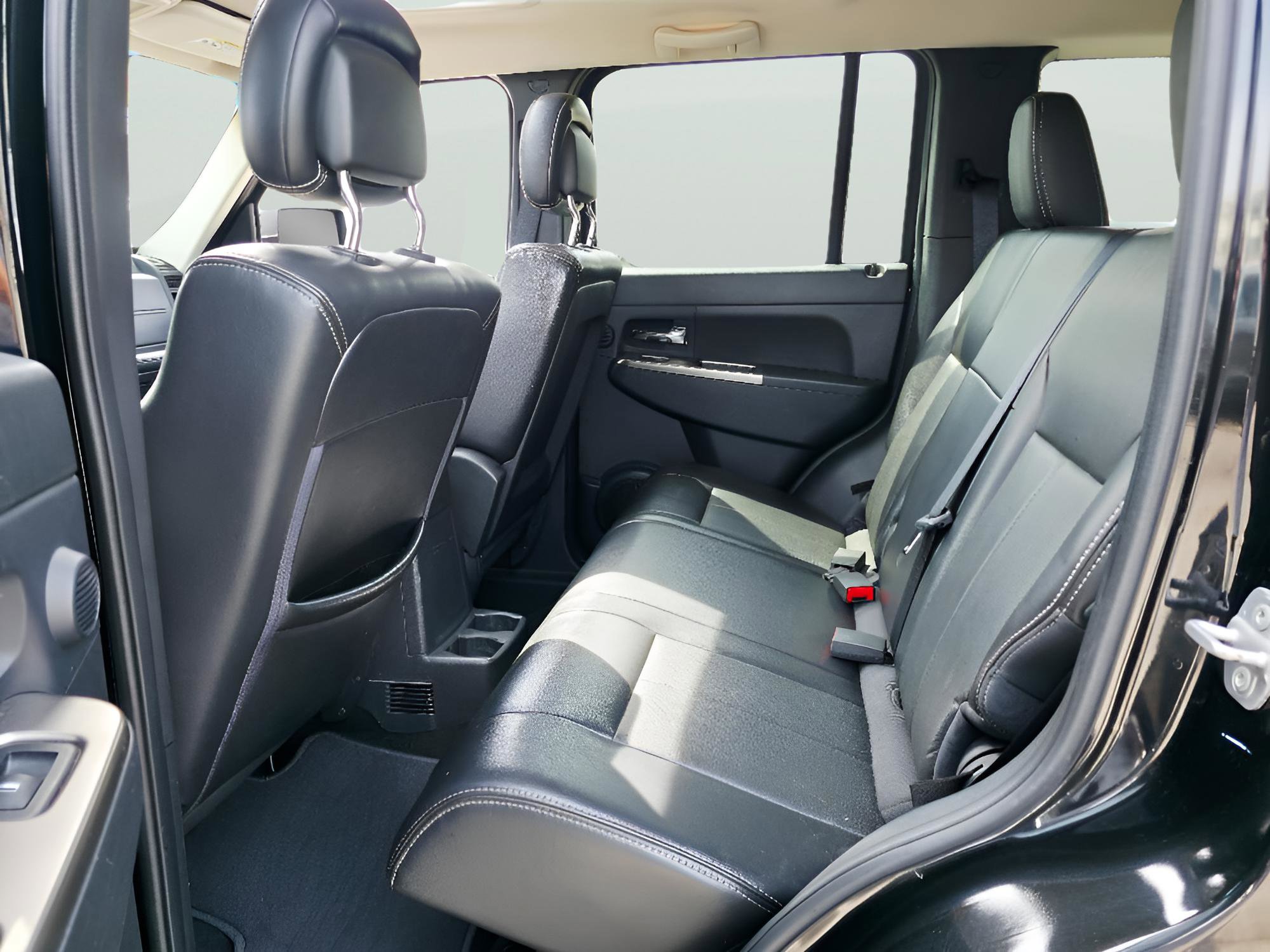 Used 2012 Jeep Liberty Limited Jet w/ Chrome Accents Group image 9