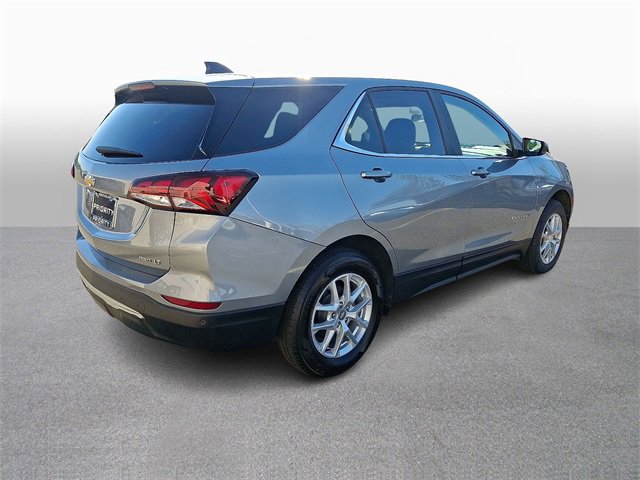 Used 2023 Chevrolet Equinox LT w/ Driver Convenience Package image 4