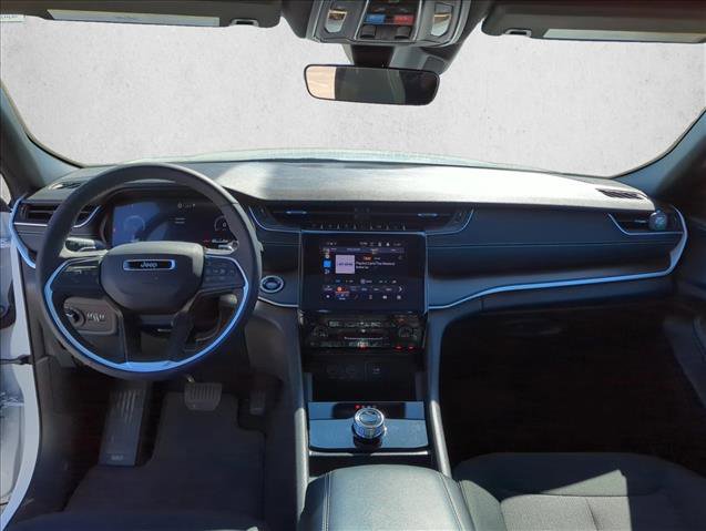 Used 2025 Jeep Grand Cherokee Laredo X w/ Luxury Tech Group I image 18