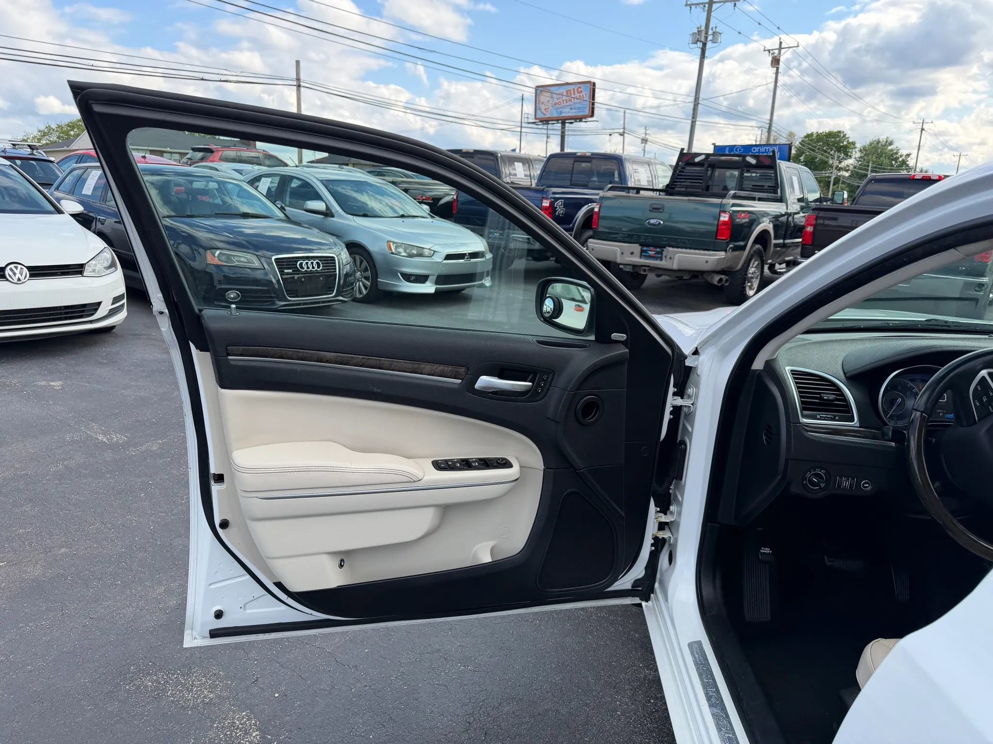 Used 2015 Chrysler 300 C w/ Light Group AWD/4WD image 39