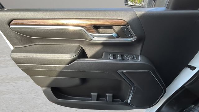 Used 2024 Chevrolet Silverado 2500 LT image 38