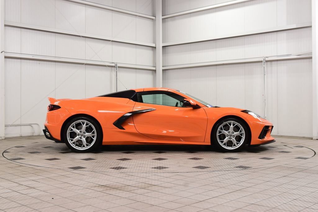 Used 2023 Chevrolet Corvette Stingray Premium Conv w/ Z51 Performance Package RWD image 9