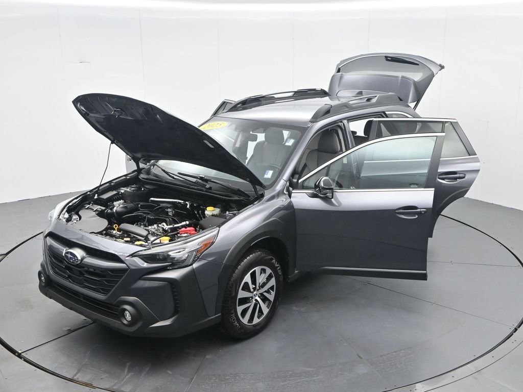 Used 2025 Subaru Outback Premium AWD/4WD image 33