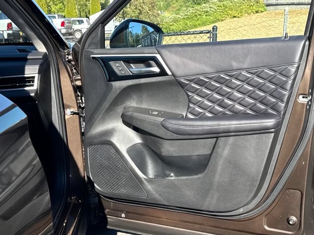 Used 2023 Mitsubishi Outlander SEL AWD/4WD image 23