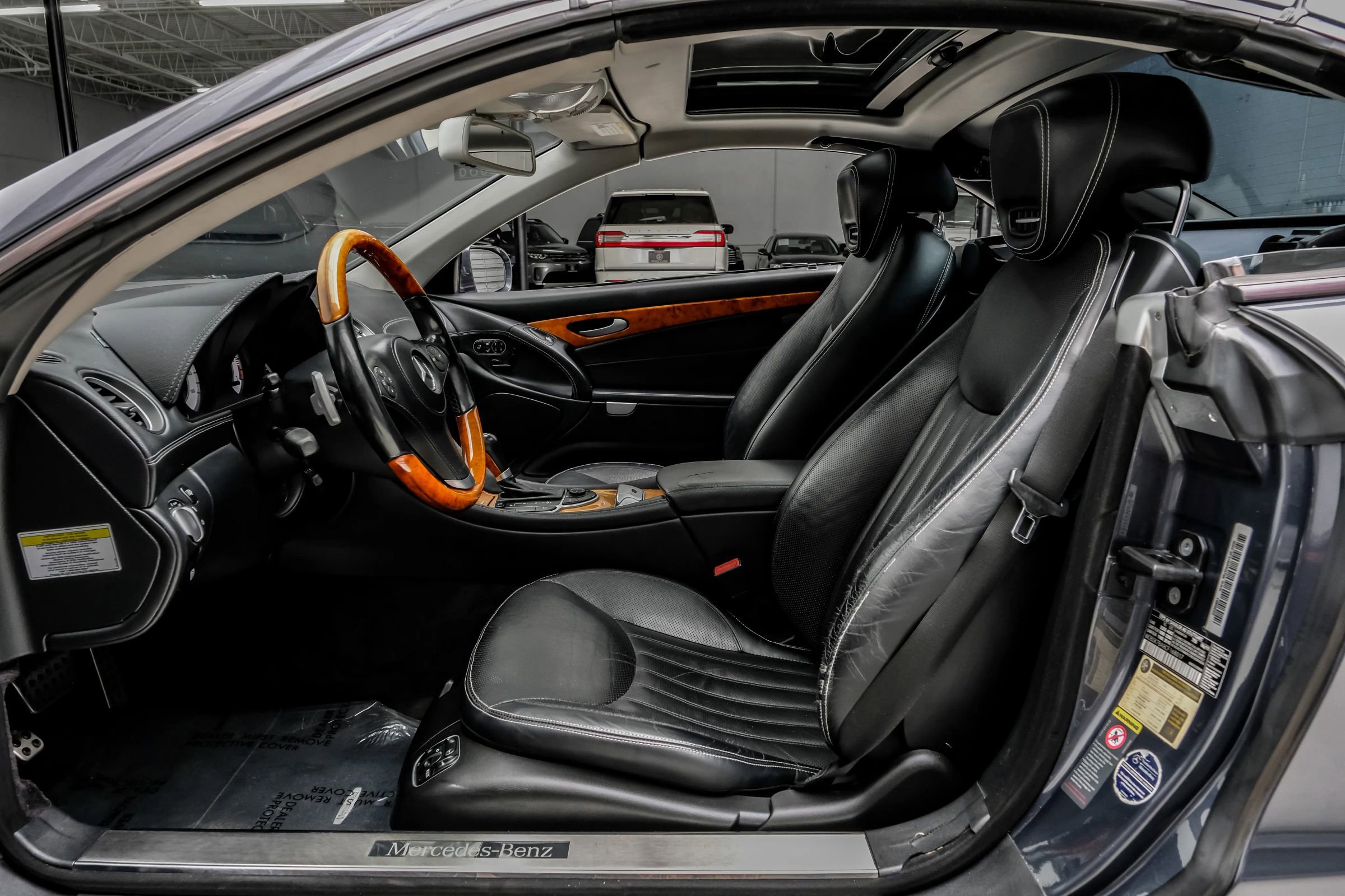 Used 2012 Mercedes-Benz SL 550 image 4