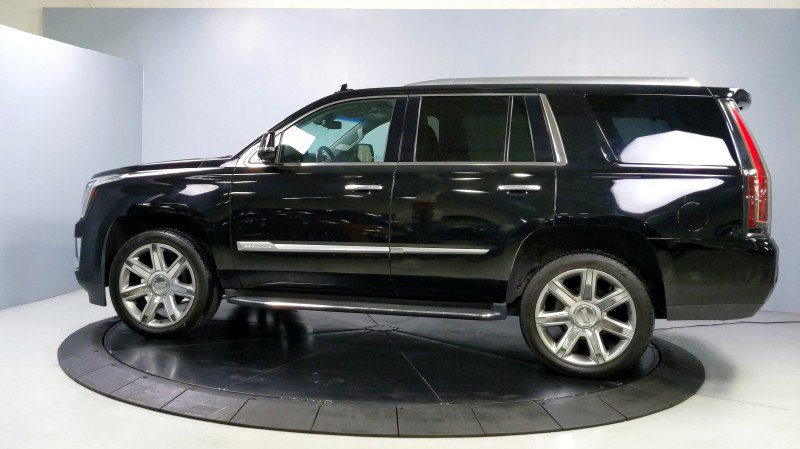 Used 2019 Cadillac Escalade Luxury image 4