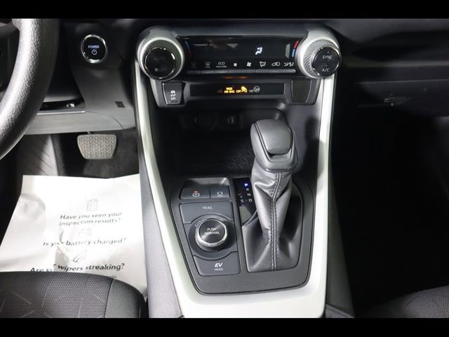 Used 2025 Toyota RAV4 XLE image 28
