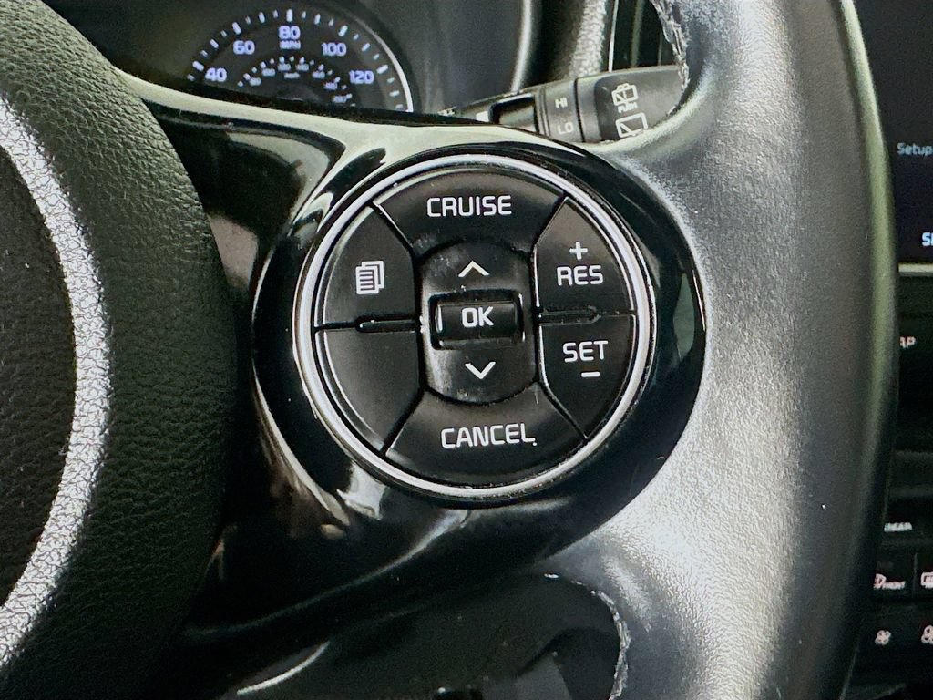 Certified 2022 Kia Soul GT-Line FWD image 11