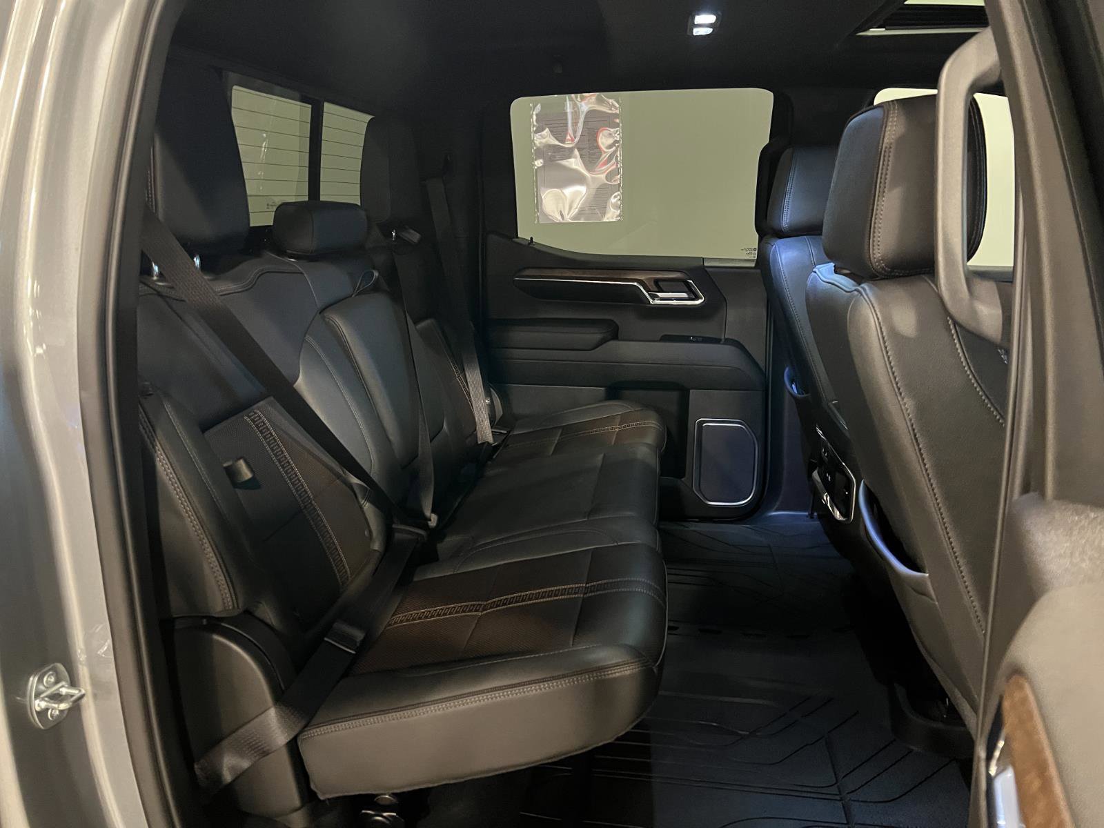 Used 2023 Chevrolet Silverado 1500 High Country w/ High Country Premium Package image 34