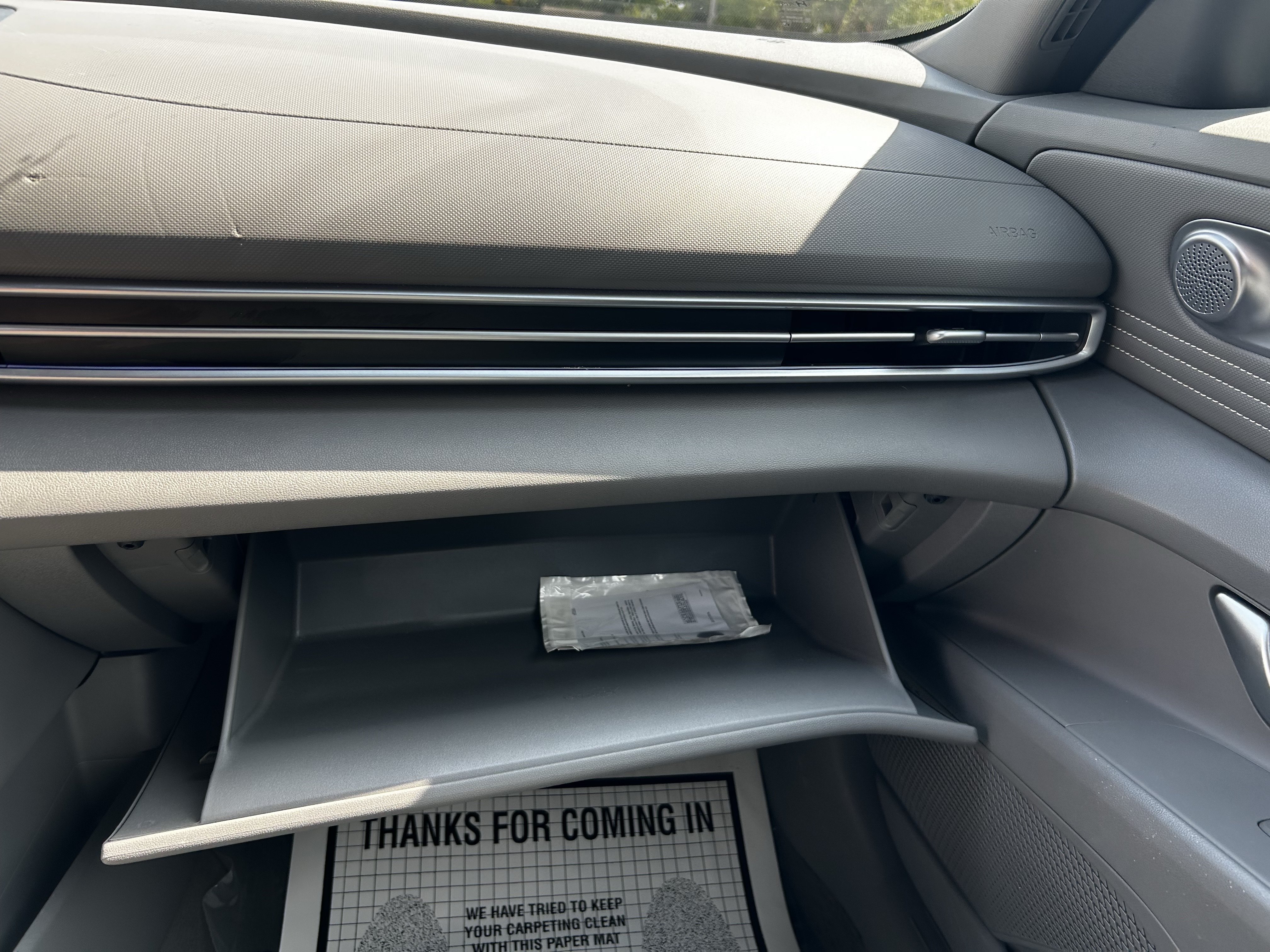Used 2025 Hyundai Elantra SEL FWD image 29