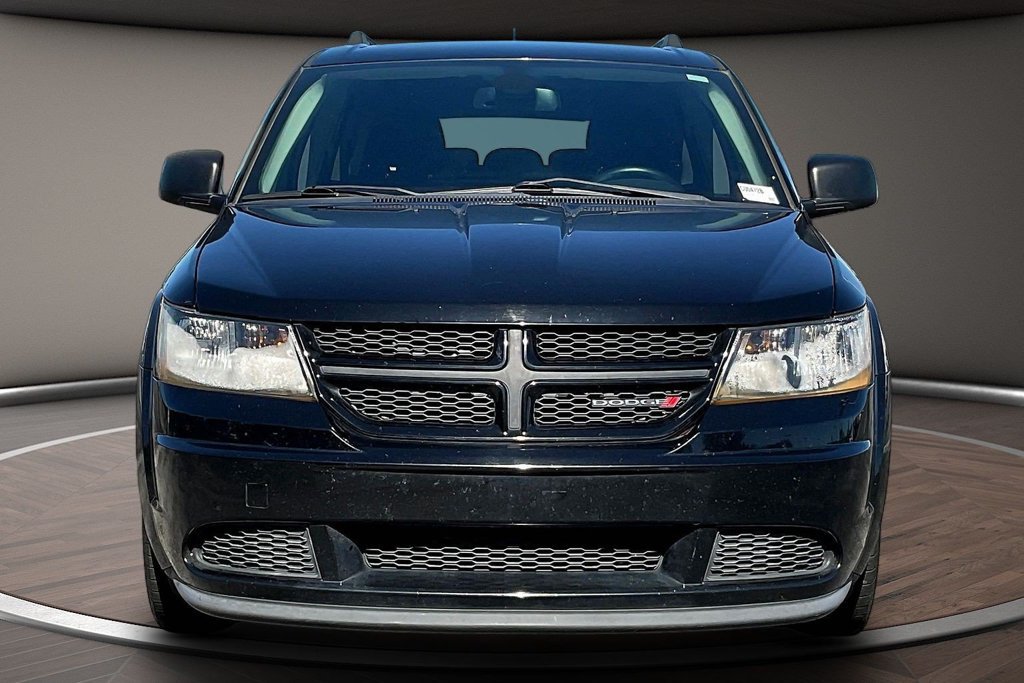 Used 2020 Dodge Journey SE w/ SE Popular Equipment Group FWD image 2